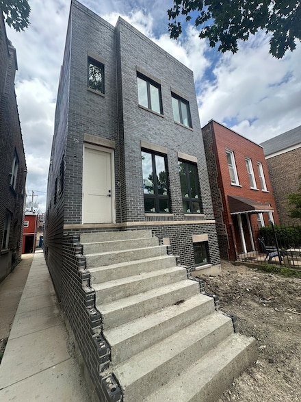 2638 W Superior St, Chicago, IL 60612