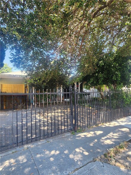 9538 Deeble St, South Gate, CA 90280