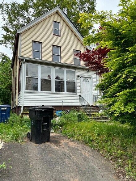 829 S 2nd St, Plainfield, NJ 07063