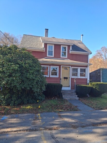 66 Fremont St, Taunton, MA 02780