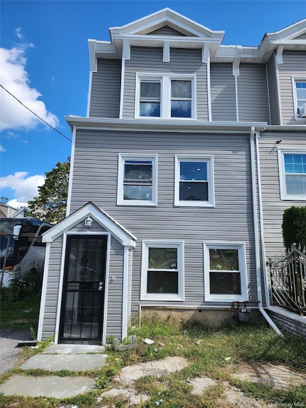 225 S 11th Ave, Mount Vernon, NY 10550