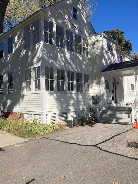485 Union St, Portsmouth, NH 03801