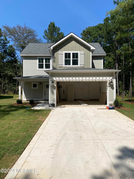 575 Bald Eagle Dr, Vass, NC 28394