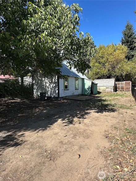 406 W 1st St, Cle Elum, WA 98922