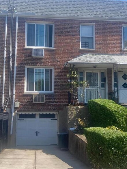 867 E 93rd St, Brooklyn, NY 11236