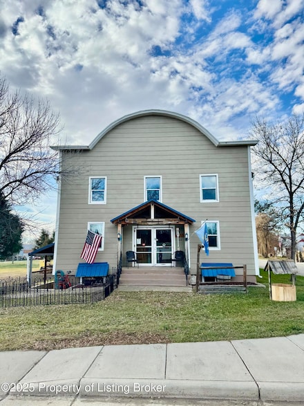 58 Central Ave N, Dunn Center, ND 58626