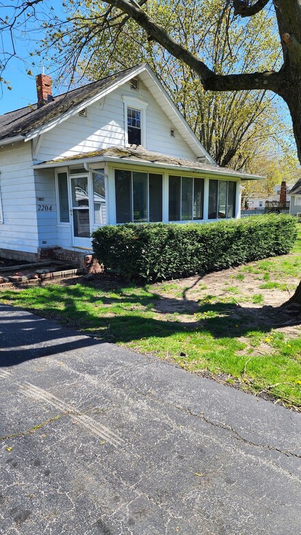 2204 Park Rd, Anderson, IN 46011