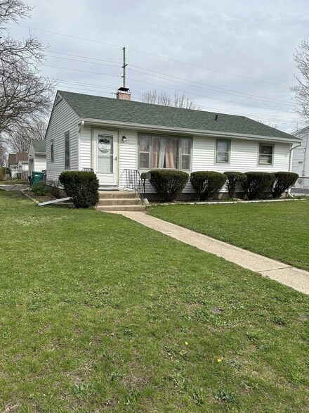 701 Jeffrey Ln, La Porte, IN 46350