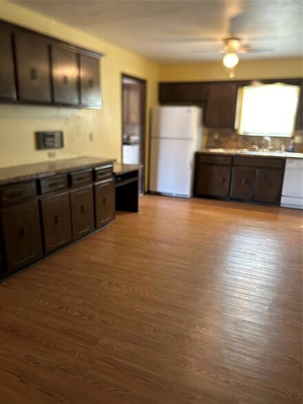 1241 SW 93rd St, Oklahoma City, OK 73139