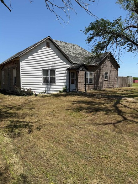124 S Park St, Medford, OK 73759