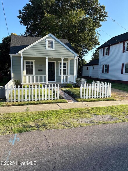 120 E Carteret St, Edenton, NC 27932