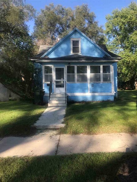 523 Reed St, Waterloo, IA 50703