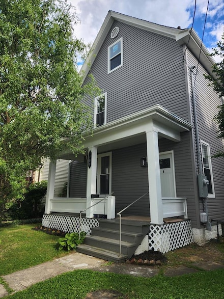 1709 3rd St, Moundsville, WV 26041