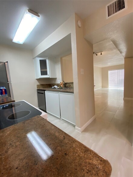 17210 Imperial Valley Dr Unit 2, Houston, TX 77060