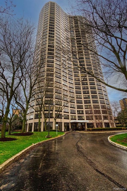 5000 Town Center Unit 2205, Southfield, MI 48075
