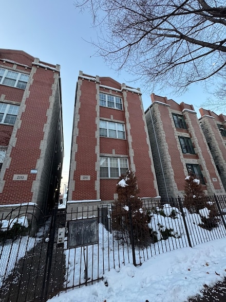 2315 W Harrison St Unit 4, Chicago, IL 60612