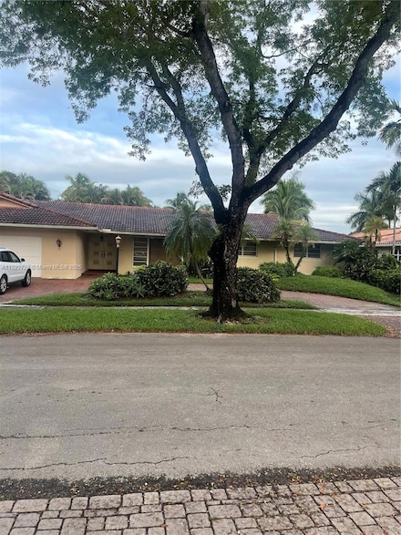 16120 E Troon Cir, Hialeah, FL 33014