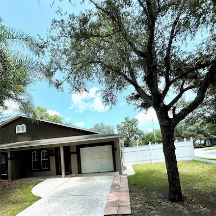 8514 N Hyaleah Rd, Tampa, FL 33617