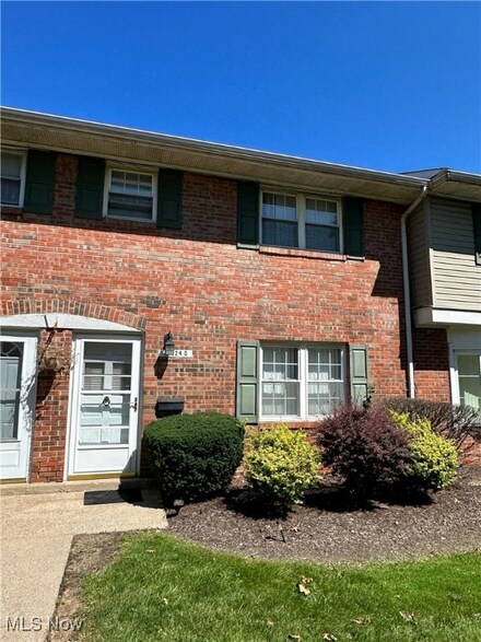 31624 N Marginal Dr Unit D, Willowick, OH 44095