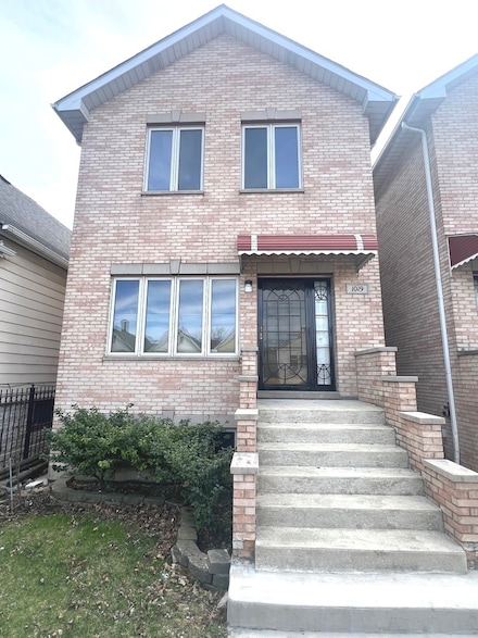 1019 W 47th Place, Chicago, IL 60609