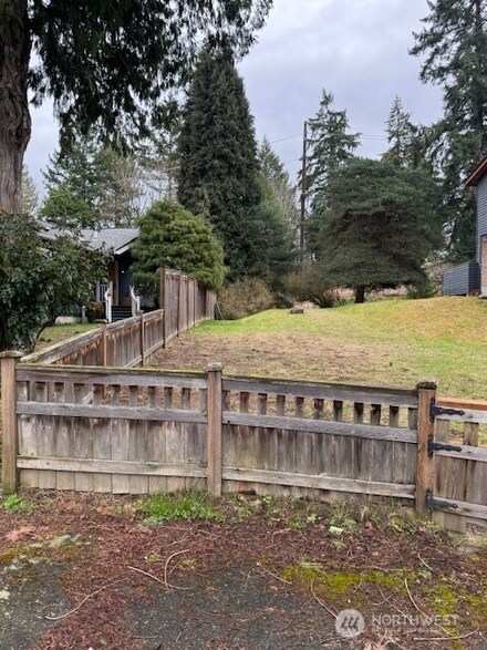 12132 107th Ave NE, Kirkland, WA 98034