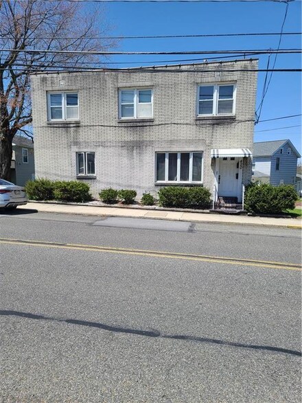 416 Chestnut St, Coplay, PA 18037