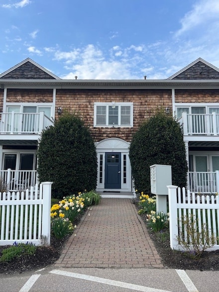 21 Starr Dr Unit 207, Narragansett, RI 02882