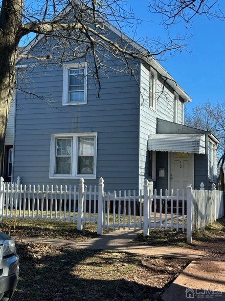12 Curtis Place, New Brunswick, NJ 08901