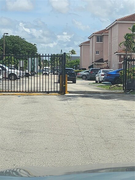 1221 SW 122nd Ave Unit 106, Miami, FL 33184