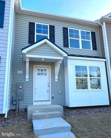 28 Moses Dr, Martinsburg, WV 25405