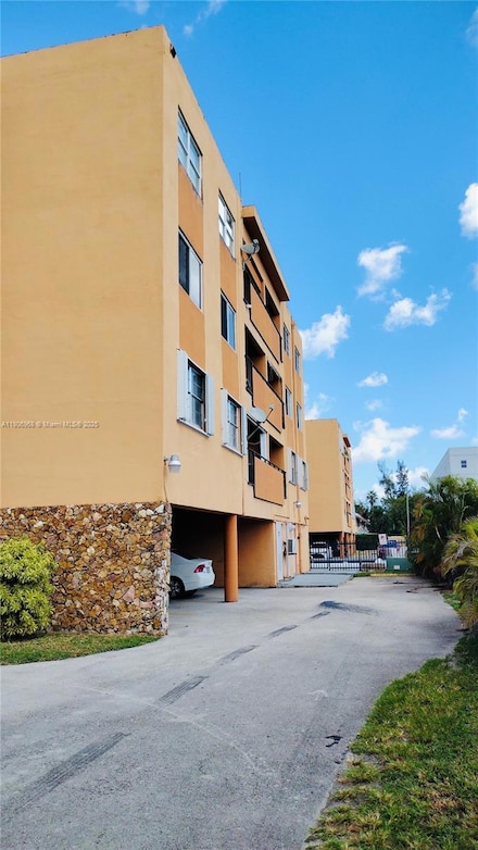 295 NW 72nd Ave Unit 401, Miami, FL 33126