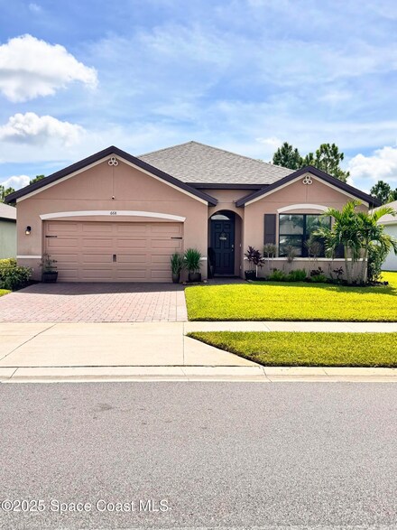 668 Old Country Rd SE, Palm Bay, FL 32909