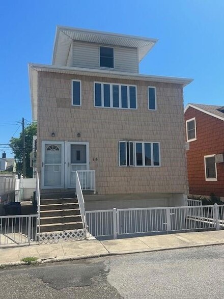 18 Ira Ct, Brooklyn, NY 11229