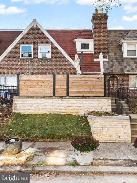 924 Scattergood St, Philadelphia, PA 19124