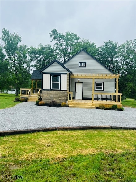 6201 Peck Rd, Ravenna, OH 44266