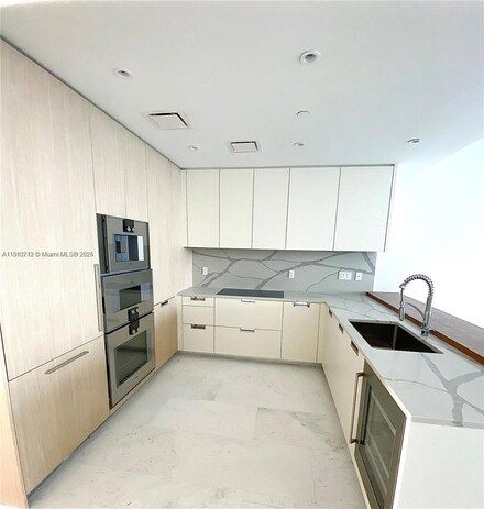 15701 Collins Ave Unit 1703, North Miami Beach, FL 33160