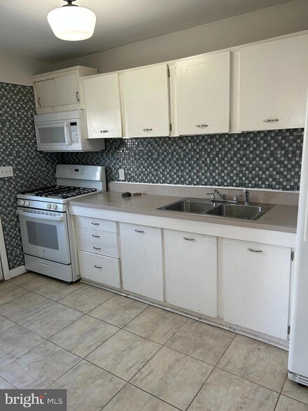 2113 Southorn Rd, Middle River, MD 21220