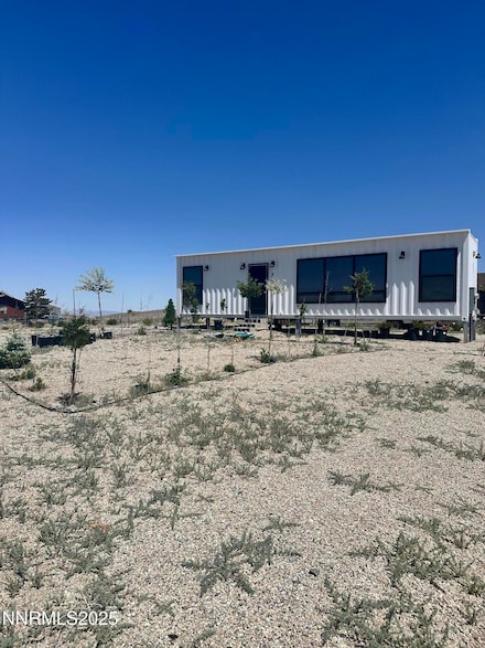 2068 Sierra Vista Dr, Tonopah, NV 89049