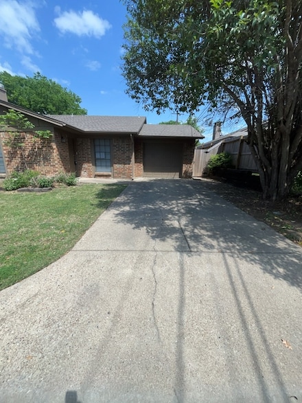6303 Peggy Dr, Fort Worth, TX 76133