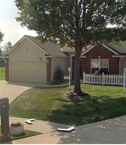 4816 Ashbey Dr, Saint Joseph, MO 64506