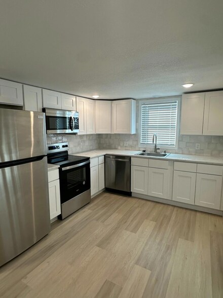 213 N Garth Ave, Columbia, MO 65203