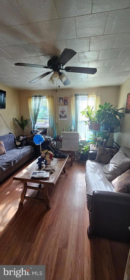 611 Roebling Ave, Trenton, NJ 08611
