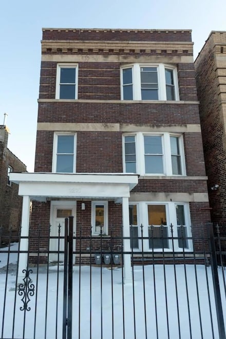 2321 W Fullerton Ave Unit 2, Chicago, IL 60647