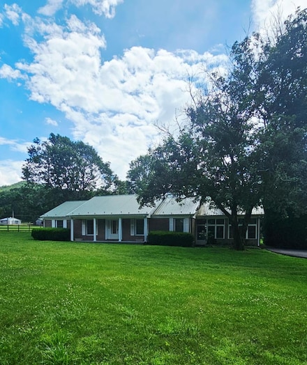 106 Rowland Creek Ln, Marion, VA 24354