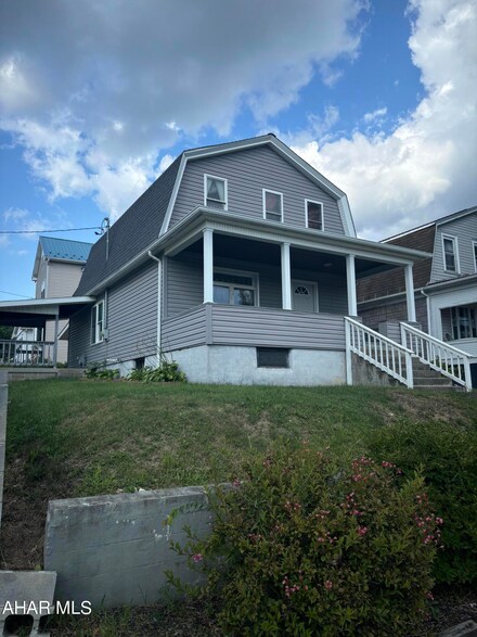 1214 Broadway, Altoona, PA 16601