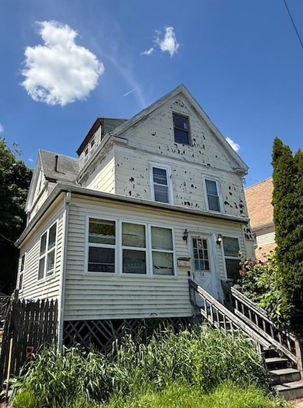 143 Arlington St, Quincy, MA 02170