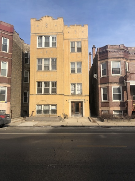 2244 W Augusta Blvd, Chicago, IL 60622
