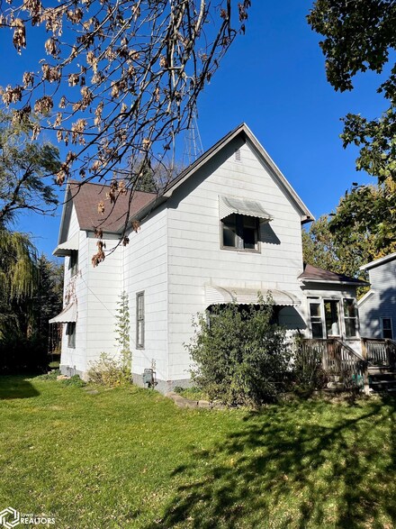 103 6th Ave NW, Clarion, IA 50525