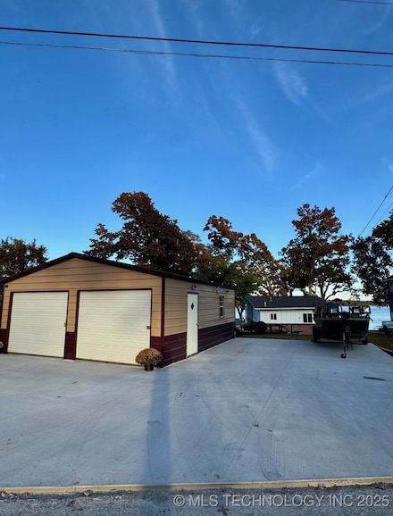 8005 W 68th St, Grove, OK 74344