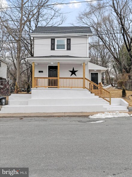 217 Vicky Bullett St, Martinsburg, WV 25404
